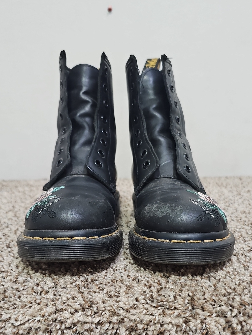 DR. MARTENS VONDA CHAIN II COMBAT BOOTS BFPM-08-076 - Picture 2 of 14